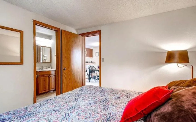 photo 5 of Mark IX 9 by Peak Property
