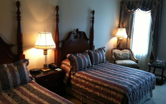 photo 3 of Market Pavilion Hotel