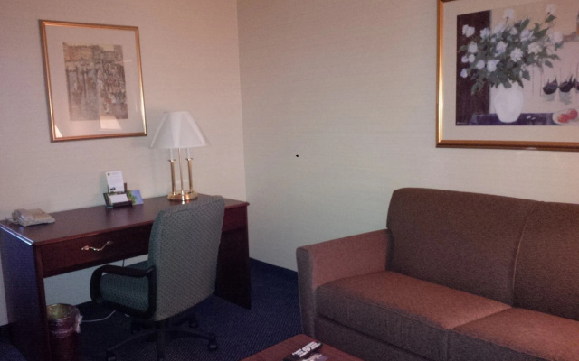photo 2 of Maron Hotel & Suites