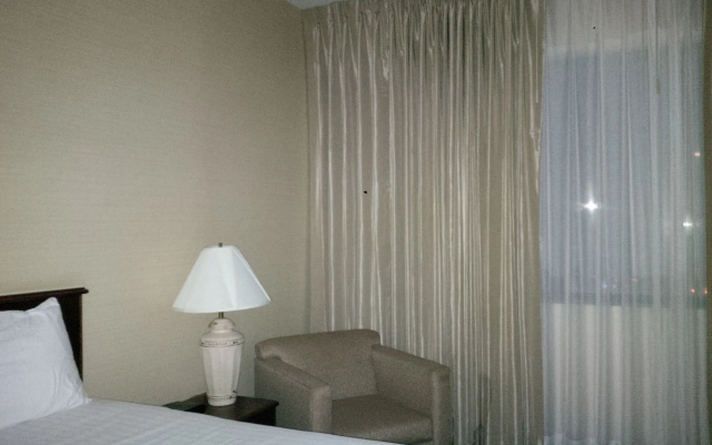 photo 3 of Maron Hotel & Suites