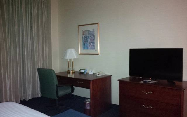 photo 5 of Maron Hotel & Suites