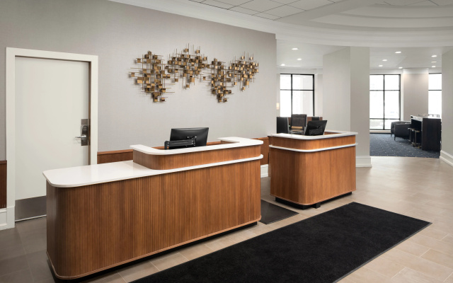 photo 2 of Courtyard by Marriott Chicago at Medical District / UIC