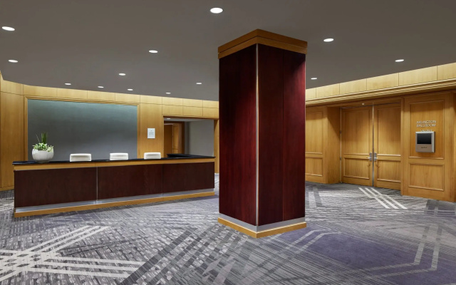 photo 2 of Crystal Gateway Marriott