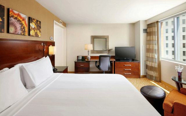 photo 4 of Marriott Milwaukee Downtown