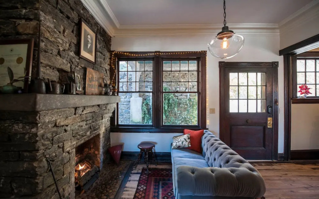 photo 2 of Marshall House Inn