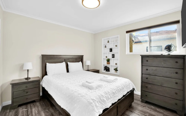 photo 2 of Martha by Avantstay Brand New LA Valley Home
