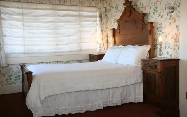 photo 2 of Martine Inn