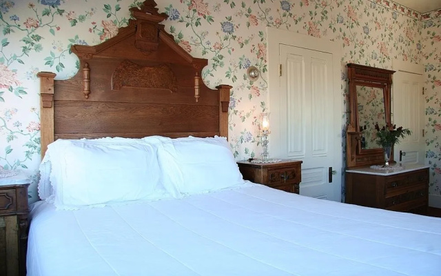 photo 5 of Martine Inn