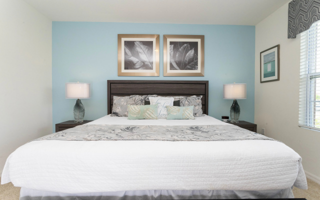 photo 2 of Marvelous 7 Bd w Pool Close to Disney Solterra 6086