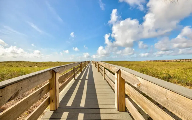 photo 4 of Marvelous Beach Condo in Orange Beach With Outdoor and Indoor Heated Pool