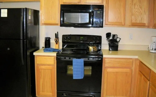 photo 3 of Mary Poppin's Playhouse - 3 Br townhouse by RedAwning
