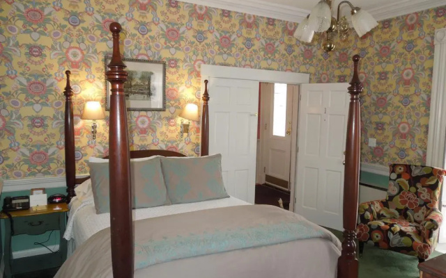 photo 2 of Mary Prentiss Inn