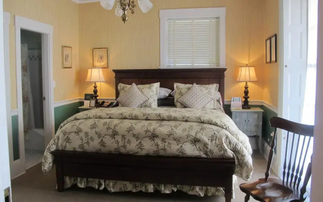 photo 3 of Mary Prentiss Inn