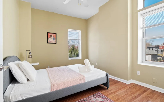 photo 4 of Massive Downtown Area Home... sleeps 14