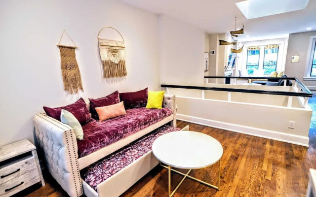 photo 4 of Massive Foggy Bottom Townhouse #1084 3 Bedrooms 2.5 Bathrooms Apts