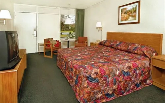 photo 4 of Motel 6 Columbia - University Of South Carolina