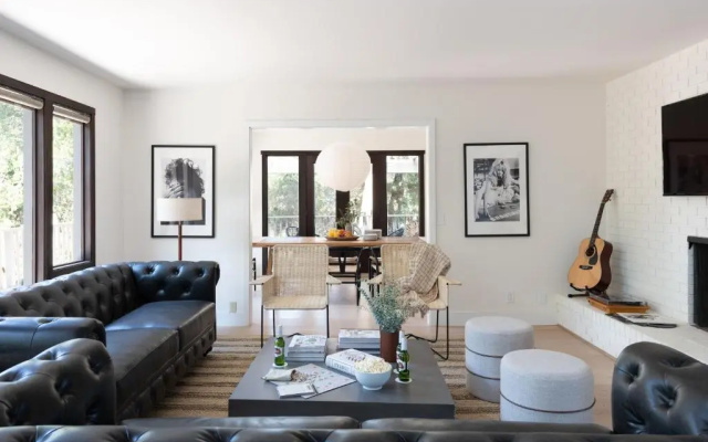 photo 3 of Mataro by Avantstay Large & Elegant Home in Santa Rosa w/ Hot Tub & Games