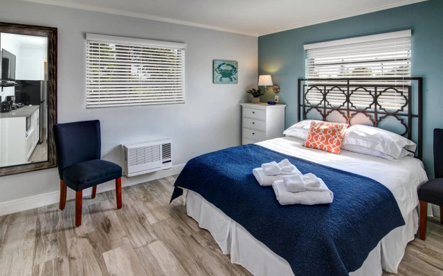 photo 2 of May-Dee Suites