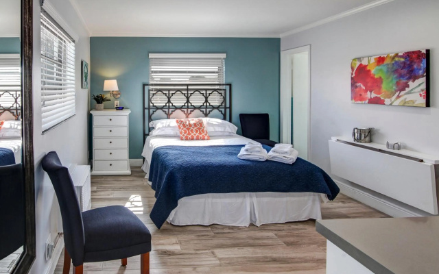 photo 3 of May-Dee Suites
