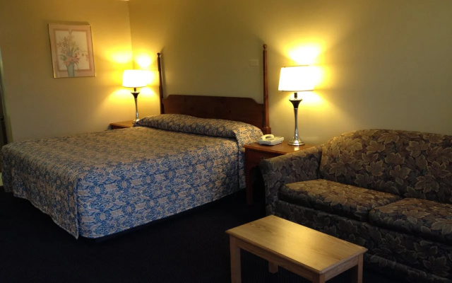 photo 2 of McClellan Inn Anniston