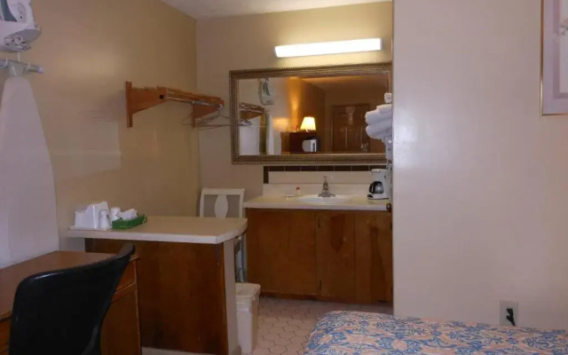 photo 5 of McClellan Inn Anniston