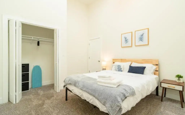 photo 4 of McCormick Place 420 friendly 3br-2ba in Downtown Chicago with optional parking for 8 guests