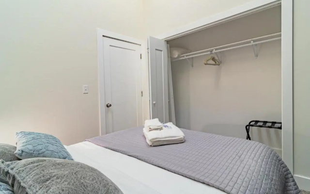 photo 5 of McCormick Place modern and cosy 420 friendly gem on Michigan avenue with optional parking for 6 guests