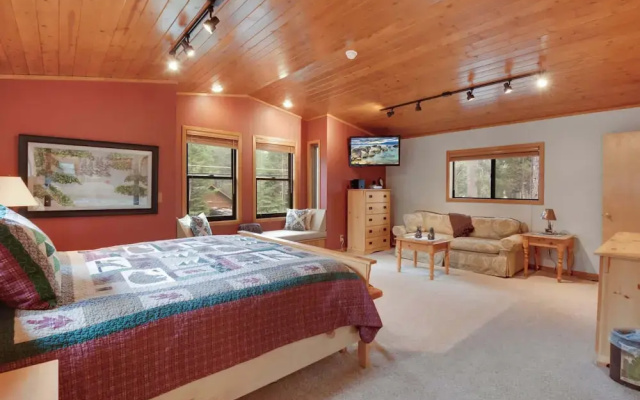 photo 3 of Lake Tahoe Treasure! Minutes From Beach & Skiing