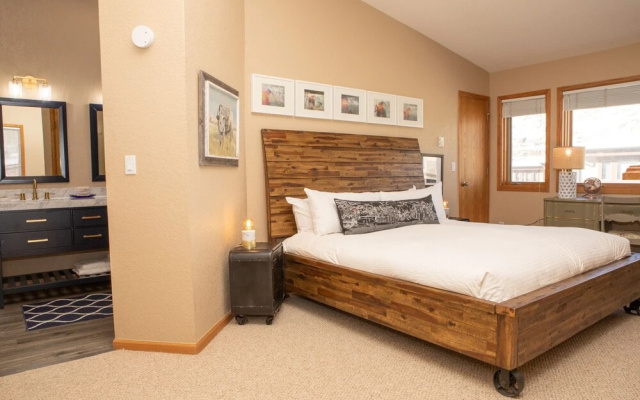 photo 3 of J1 Meadow Creek Miniums 3 Bedroom Condo by RedAwning