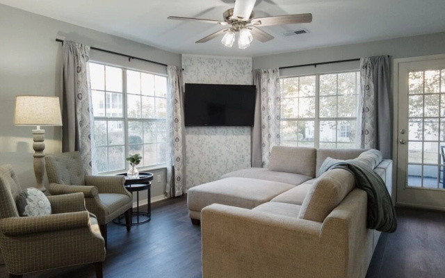 photo 4 of Meadowbrook 3-3 2 Bedroom Condo