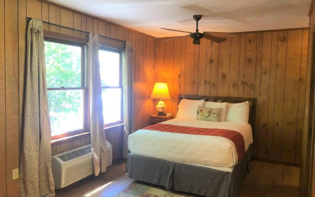 photo 4 of Meadowlark Motel with Restaurant & Bar