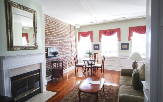 photo 2 of Meeting Street Suites