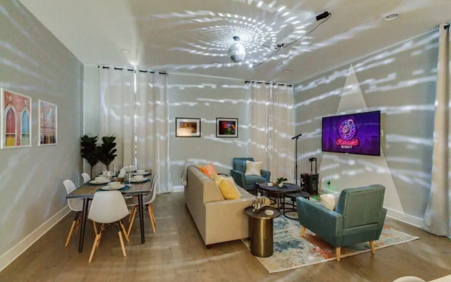 photo 2 of Mega Home 24 Beds and Karaoke