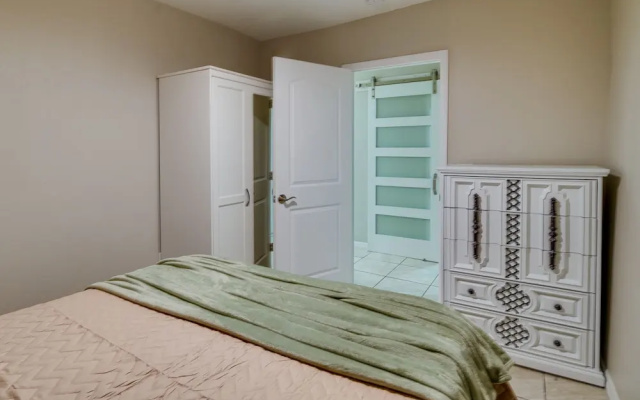photo 4 of Melbourne Apartment Near Downtown & Beaches!