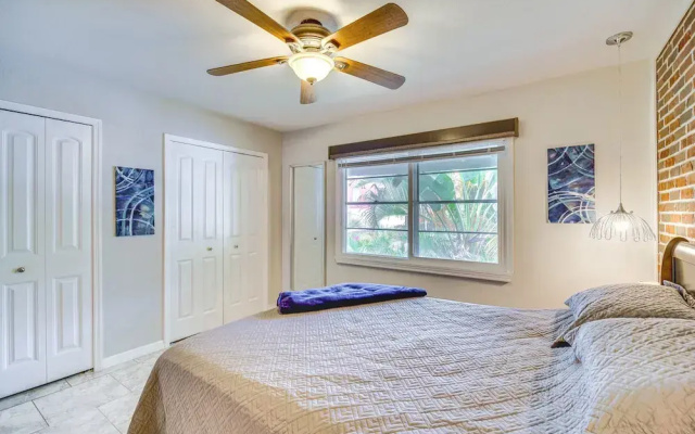 photo 2 of Melbourne Condo w/ Balcony - 3 Mi to Beach!