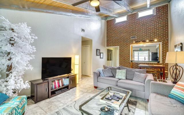 photo 4 of Melbourne Condo w/ Balcony - 3 Mi to Beach!
