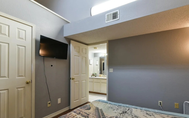 photo 3 of Memory Maker Condo - Great Location - Updated - Walk to Restaurant and Store!
