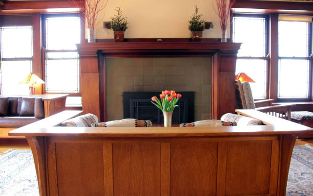 photo 2 of Mendota Lake House Inn