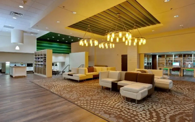 photo 2 of Holiday Inn Poughkeepsie
