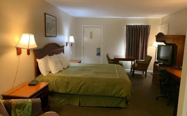 photo 3 of Merrimac Inn & Suites