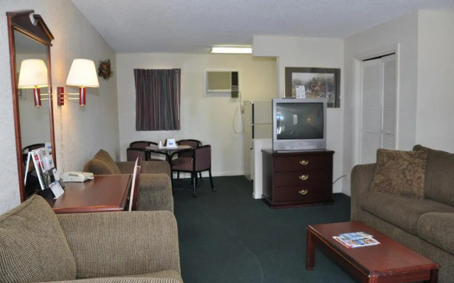 photo 5 of Merrimac Inn & Suites