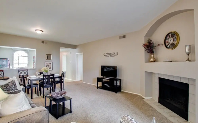 photo 4 of Mesa Drive 1020 - 2 Br Condo
