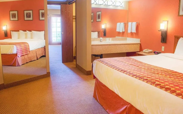 photo 2 of Mesa Golf Inn & Suites