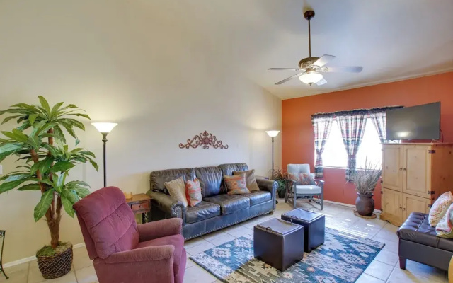photo 2 of 7 Mi to Mill Ave: Bbq-ready Mesa Townhouse