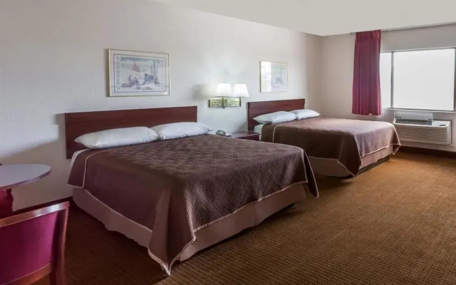 photo 4 of Travelodge by Wyndham Mesa