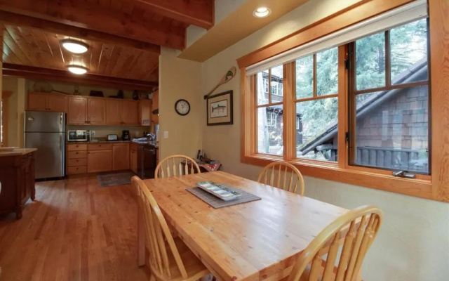 photo 4 of Metolius Cabin 1
