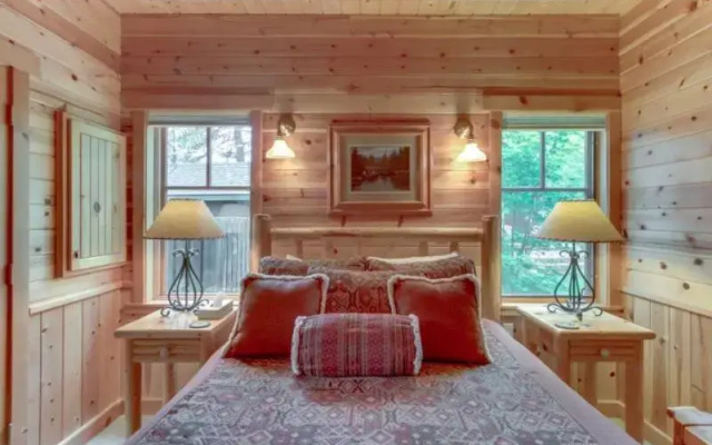 photo 5 of Metolius Cabin 10
