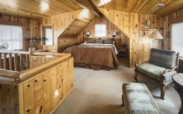 photo 5 of Metolius Cabin 11