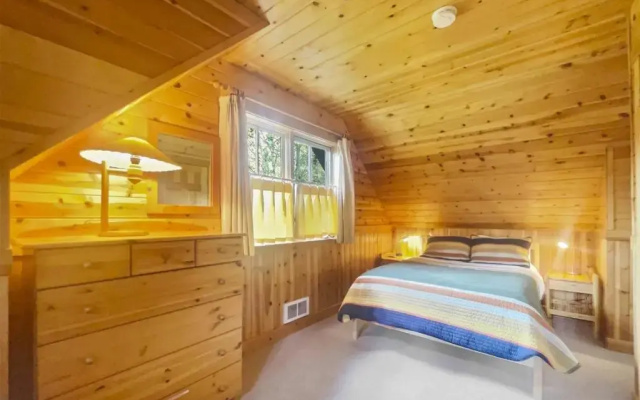 photo 3 of Metolius Cabin 12