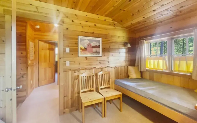 photo 4 of Metolius Cabin 12